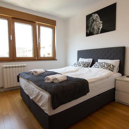 A Blok New Modern - Free Garage Parking, Comfortable, Quiet With A Park View Belgrade Luaran gambar