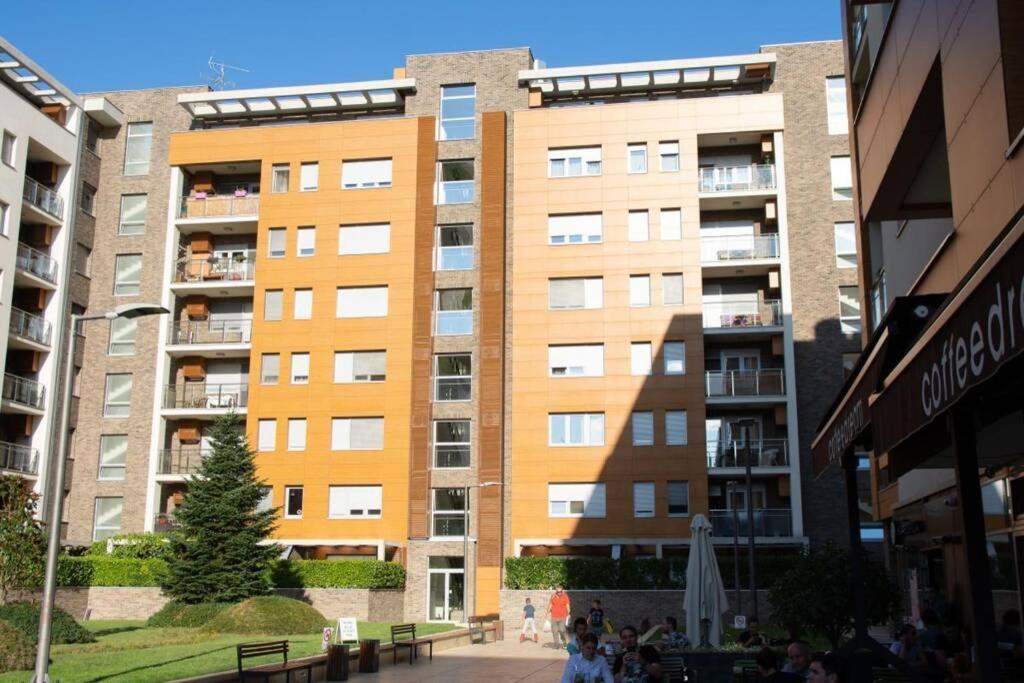 A Blok New Modern - Free Garage Parking, Comfortable, Quiet With A Park View Belgrade Luaran gambar
